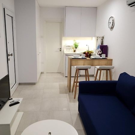 Modern & Cozy Studio W/ Backyard Near City Center ليماسول المظهر الخارجي الصورة